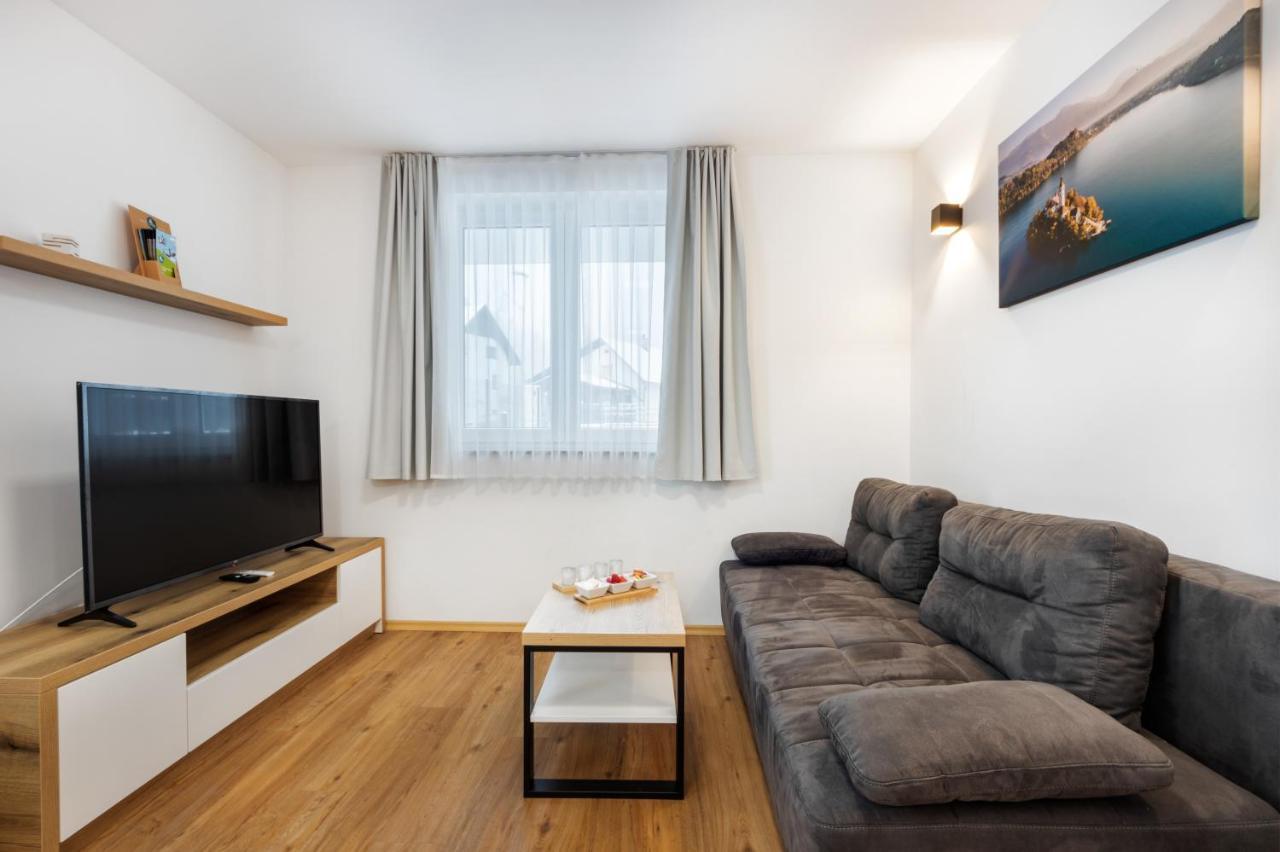Chic Apartments With Balcony And Spa In Mojstrana Exterior photo